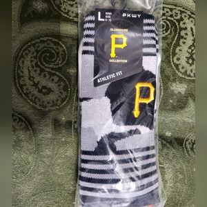PKWY MLB Pittsburgh Pirates black Camo Crew socks, large